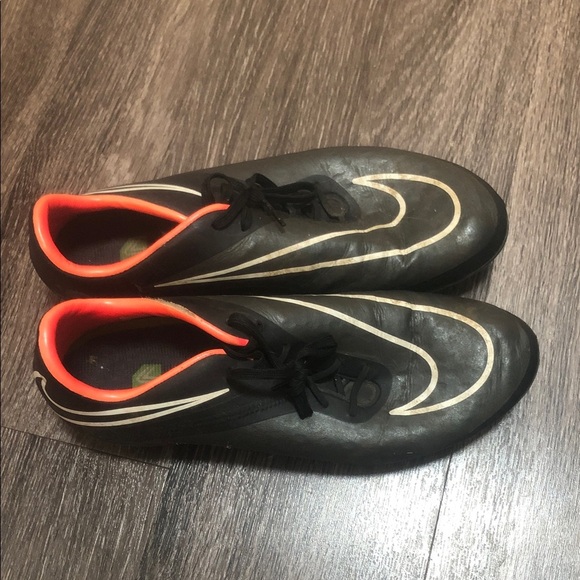 Nike Women’s Soccer Cleats – Black/White/Pink – Size 7 - Picture 1 of 10